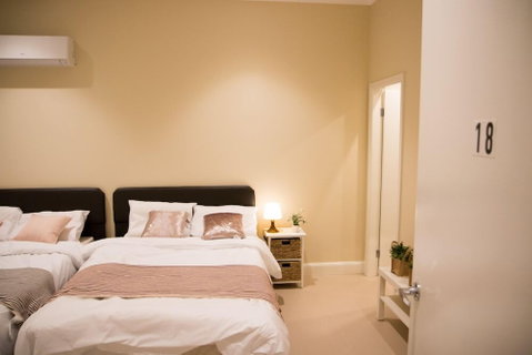 T & M HOUSE - Accommodation Kalgoorlie 1