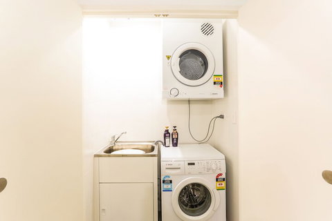 Banilung Rose (I728) - Accommodation Kalgoorlie 1