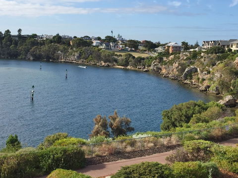 River Front Architect Villa - Accommodation Kalgoorlie 5