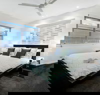 Sunrise Executive 5 Bedroom Home - Accommodation Kalgoorlie