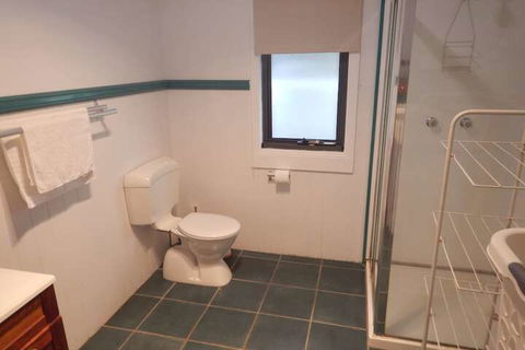 Charming, Private 3-Bedroom Cottage By The Bay - Accommodation Kalgoorlie 1