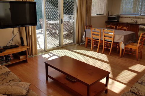 Charming, Private 3-Bedroom Cottage By The Bay - Accommodation Kalgoorlie 5