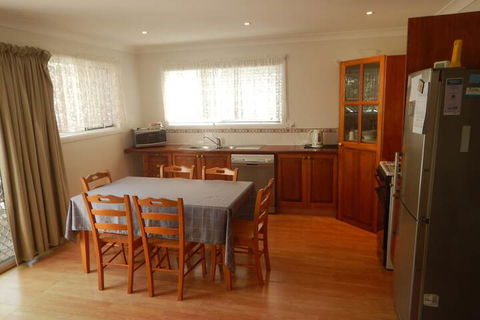 Charming, Private 3-Bedroom Cottage By The Bay - Accommodation Kalgoorlie 7
