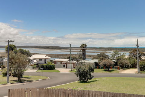 Outlook Views - Accommodation Kalgoorlie 0