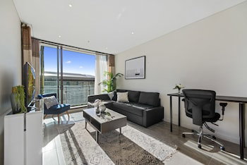 Full Darling Harbour View Luxury 2 Bedroom Apartment - Accommodation Kalgoorlie 0