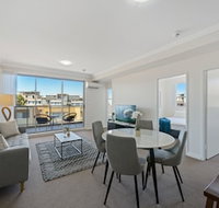 Modern and Spacious Resort-Style Home - Accommodation Kalgoorlie