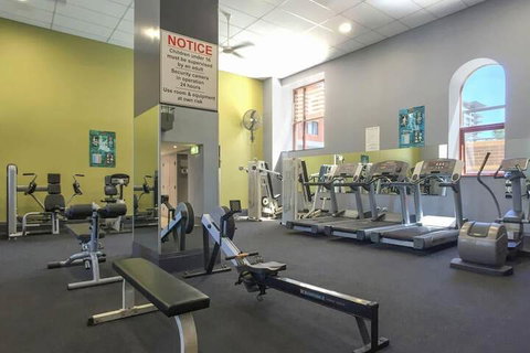 Ample Space In This 1 Bed Apt Also With Pool / Gym - Accommodation Kalgoorlie 7