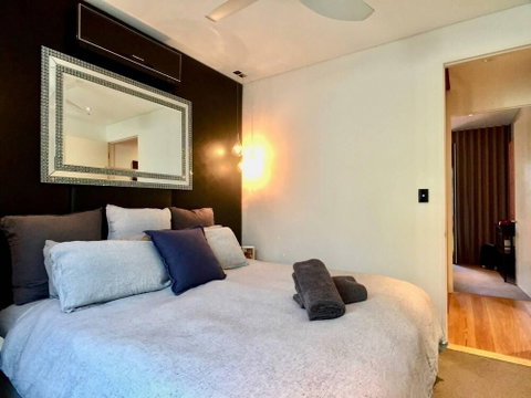 3 Storey Home Close Walk To Fox Studios SCG & City - Accommodation Kalgoorlie 6