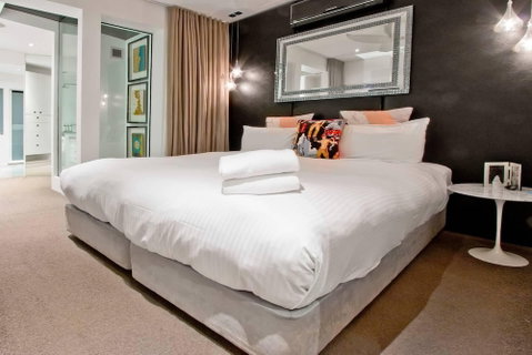 3 Storey Home Close Walk To Fox Studios SCG & City - Accommodation Kalgoorlie 5
