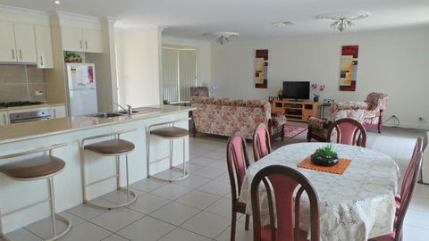 The Bell House - Accommodation Kalgoorlie 1