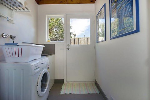 Just Beachy Beach House Pet Friendly! - Accommodation Kalgoorlie 2