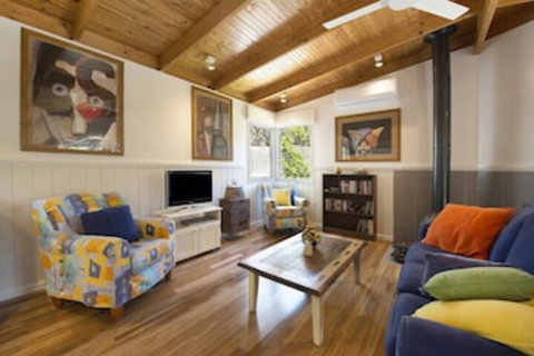 Just Beachy Beach House Pet Friendly! - Accommodation Kalgoorlie 0