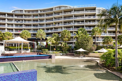 Resort Style 2 Bdrm In Homebush With Bay View - Accommodation Kalgoorlie 1