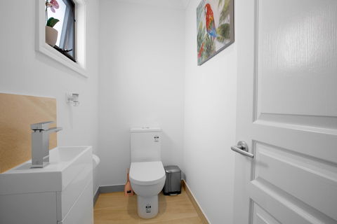 AUJOY 3 Bed Townhouse Burwood 1 - Accommodation Kalgoorlie 4