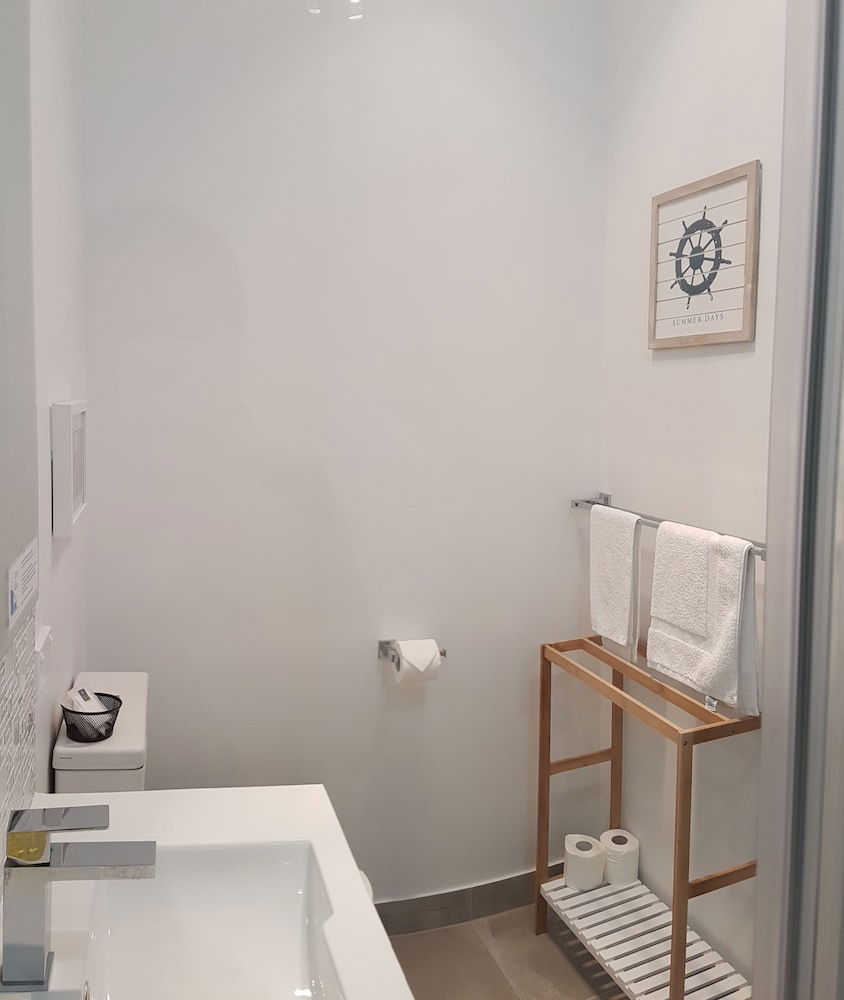 Primrose Sands TAS Accommodation Kalgoorlie