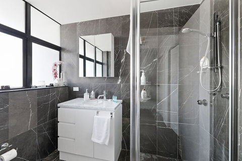 Darling Harbour Penthouse Views & Hot Tub - Accommodation Kalgoorlie 7