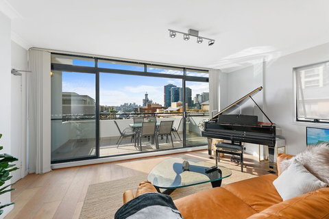 Darling Harbour Penthouse Views & Hot Tub - Accommodation Kalgoorlie 4