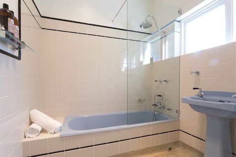 Deco Beach Luxury Apartments - Accommodation Kalgoorlie 7