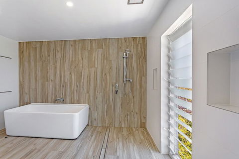 The Zenith 9 Joleen Cresent - Accommodation Kalgoorlie 1