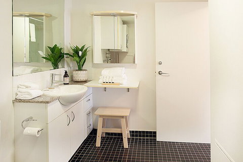 Urban Rest The Elizabeth 1 Bed - Accommodation Kalgoorlie 1