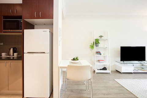 Urban Rest The Elizabeth 1 Bed - Accommodation Kalgoorlie 2
