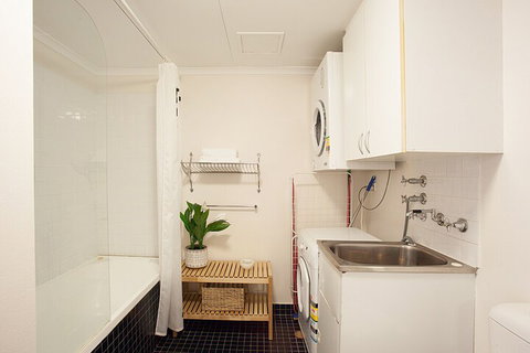 Urban Rest The Elizabeth 1 Bed - Accommodation Kalgoorlie 3