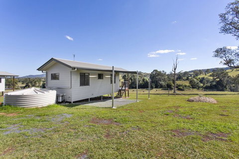 Valley Cabins By The Creek - Accommodation Kalgoorlie 3