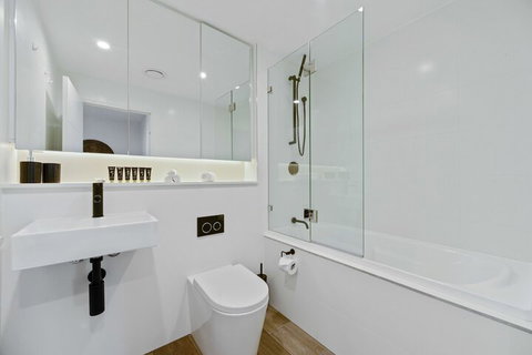 HomeHotel Luxury & Contemporary Apt - Accommodation Kalgoorlie 4