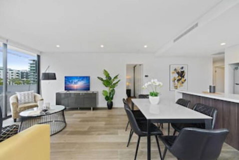 HomeHotel Luxury & Contemporary Apt - Accommodation Kalgoorlie 0