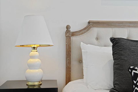 HomeHotel Luxury & Contemporary Apt - Accommodation Kalgoorlie 3