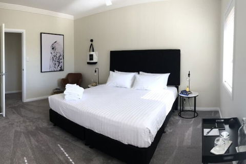 Bridgewings Lighthouse Beach - Accommodation Kalgoorlie 5