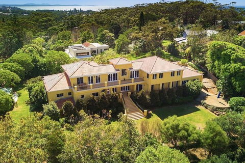 Bridgewings Lighthouse Beach - Accommodation Kalgoorlie 1