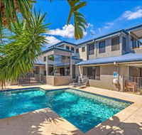 Gold Coast Stunning Waterfront Retreat by Hostrelax - Accommodation Kalgoorlie