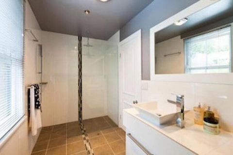 Spacious City 2 BR House Fit 6 PP - Accommodation Kalgoorlie 4