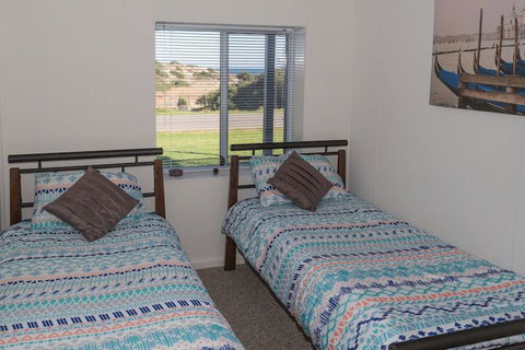 Carrickalinga Seahaven: Coastal Escape 4brm 29 Riverview Drive - Accommodation Kalgoorlie 5