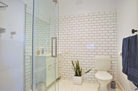 SEA Whispers Inlet Side - Accommodation Kalgoorlie 0