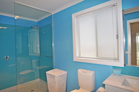 THE Esplanade 4 Free Wifi & Foxtel - Accommodation Kalgoorlie 5