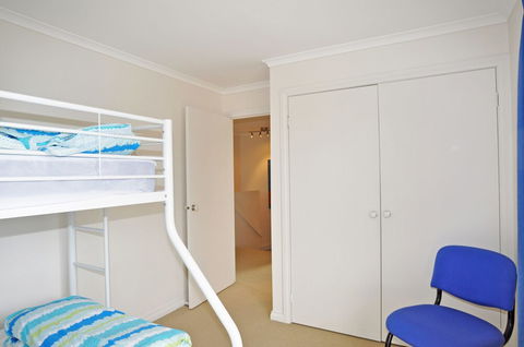 THE Esplanade 4 Free Wifi & Foxtel - Accommodation Kalgoorlie 3