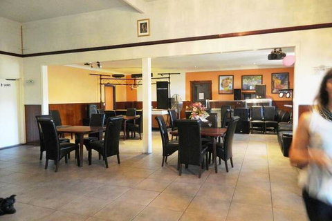 Carlon's Hotel - Accommodation Kalgoorlie 4