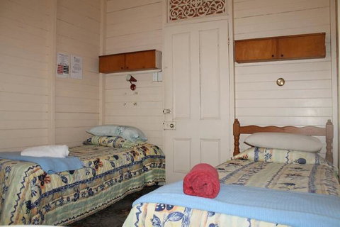 Carlon's Hotel - Accommodation Kalgoorlie 2