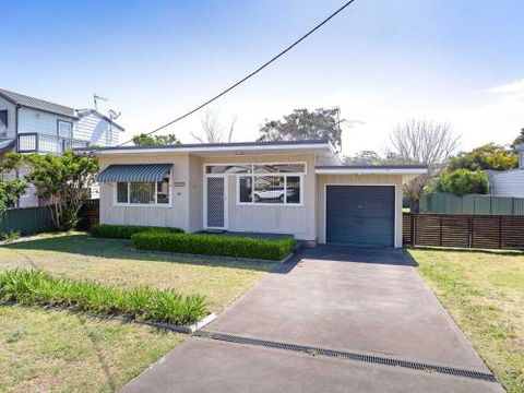 Shoalz 28 Rigney Street Renovated Pet Friendly Cottage & Boat Parking - Accommodation Kalgoorlie 0