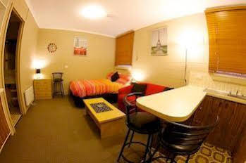 Snowlands Apartments - Accommodation Kalgoorlie 0