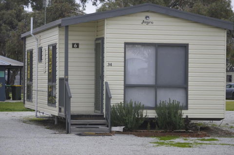 Kerang Cabins - Accommodation Kalgoorlie 2