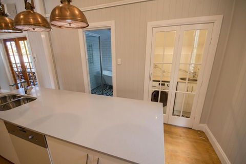 Beautiful Queenslander - Accommodation Kalgoorlie 5