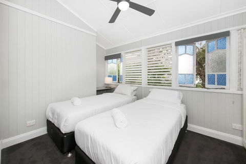 Beautiful Queenslander - Accommodation Kalgoorlie 2