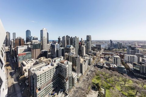 Oaks Melbourne On William Suites - Accommodation Kalgoorlie 1