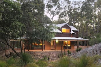 Woodstone Cottages - Accommodation Kalgoorlie 1