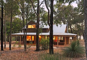 Woodstone Cottages - Accommodation Kalgoorlie 2