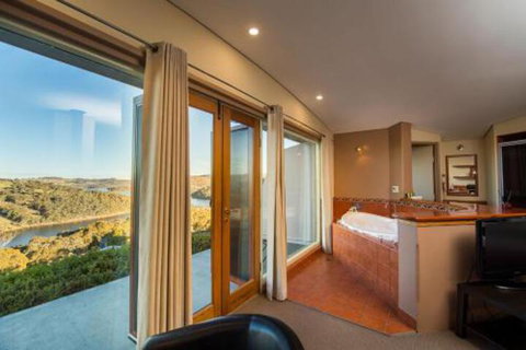 Eagle View Escape - Accommodation Kalgoorlie 2