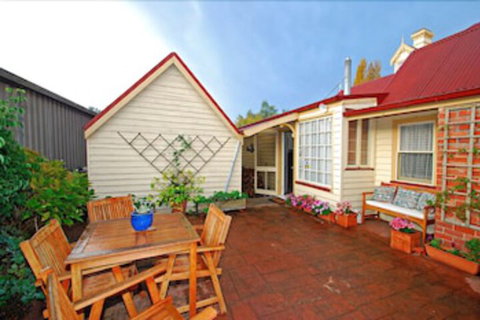 Cambridge House - Accommodation Kalgoorlie 5